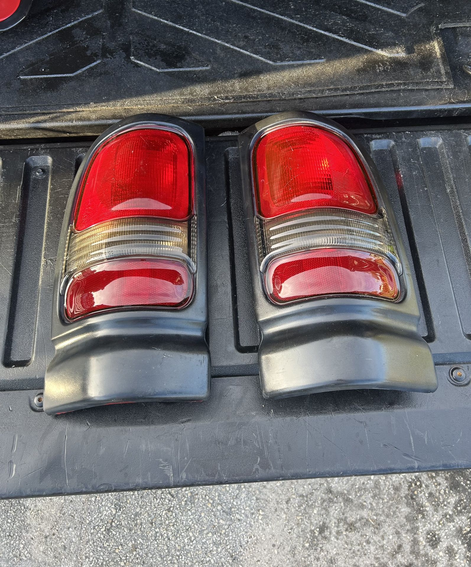 94-2001 Ram taillights