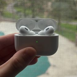 Lightly Used Apple AirPod 2nd Gen