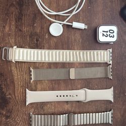 Apple Watch Series 9 – 45mm Starlight Aluminum + 5x Premium Bands