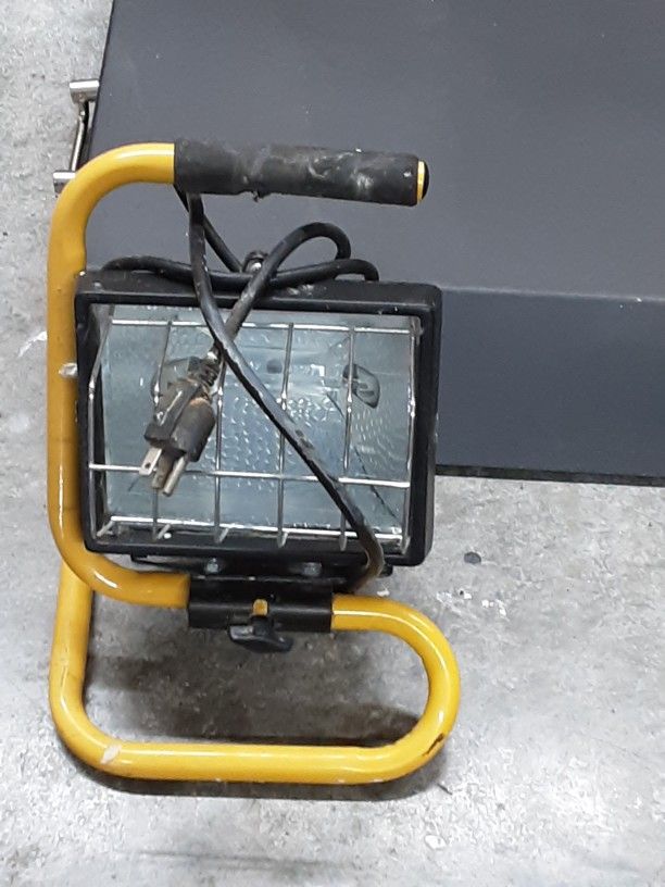 PORTABLE WORK LIGHT HALOGEN BULB 500 WATT