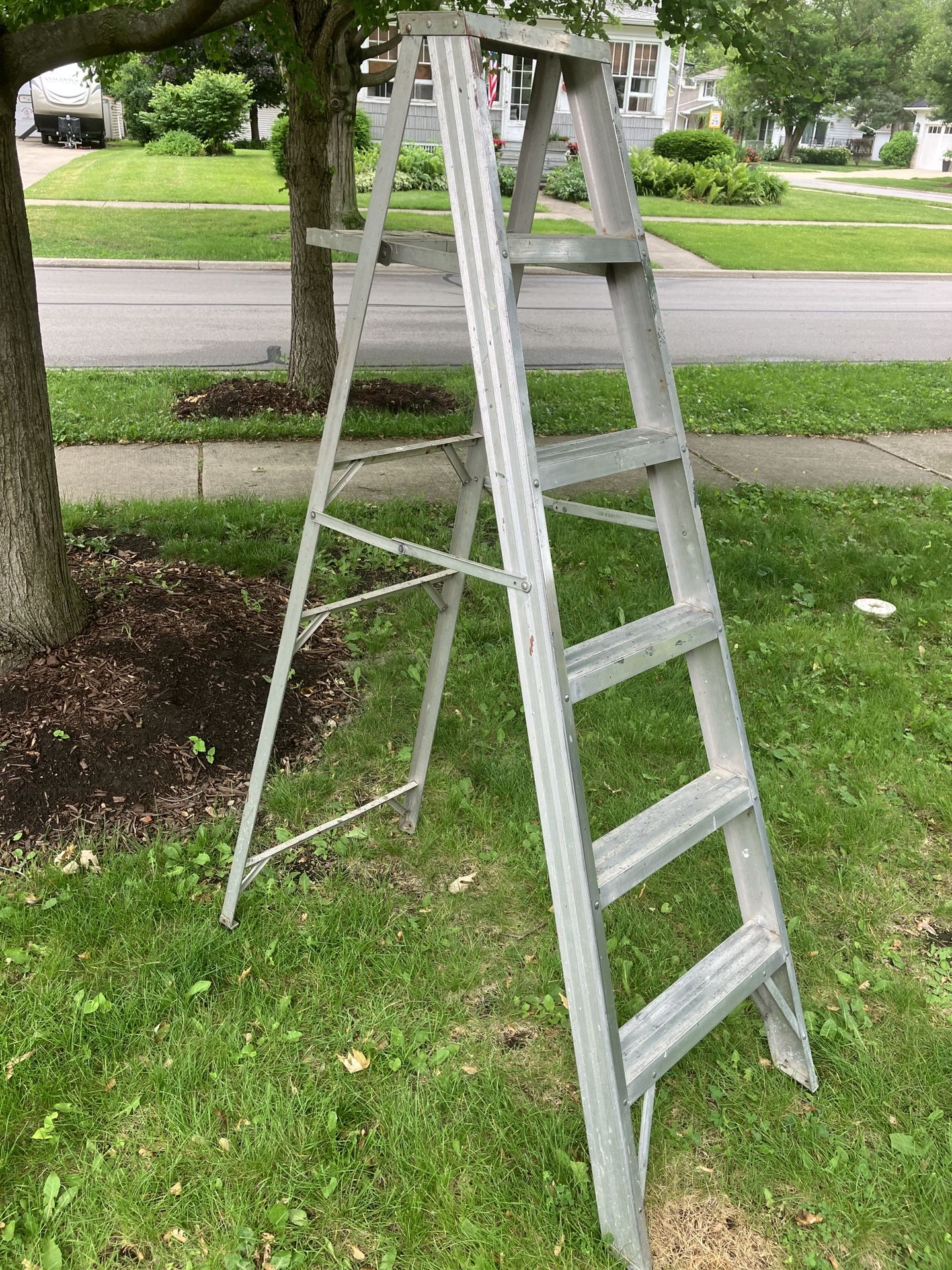 6’ Aluminum Step Ladder