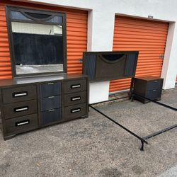 Queen size bedroom Recámara queen usada