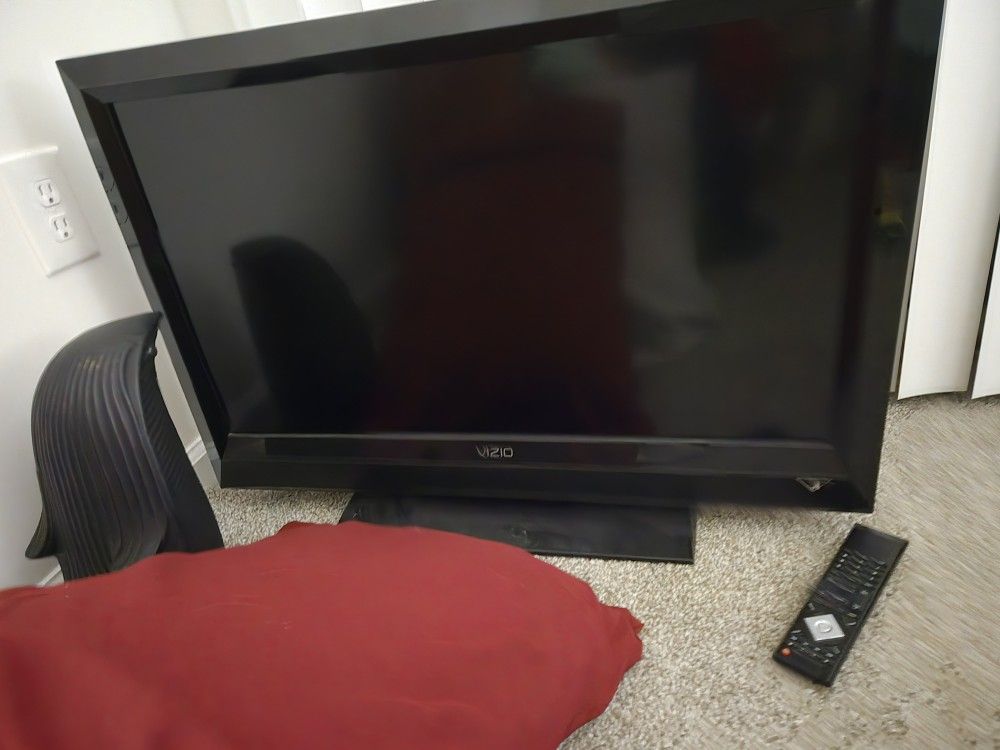 Vizio 42" Flat Screen TV Or Monitor