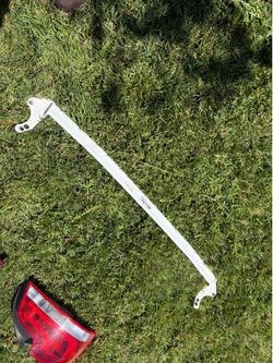 BMW e82 e90 e92 front strut tower brace