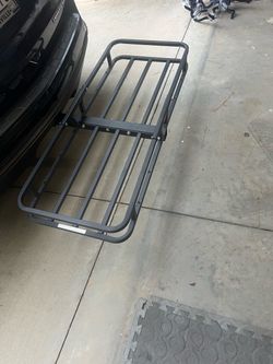Luggage carrier for hitch