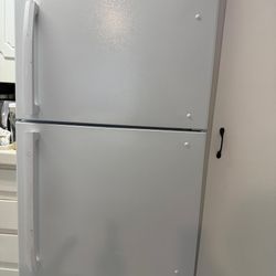 Insignia Refrigerator