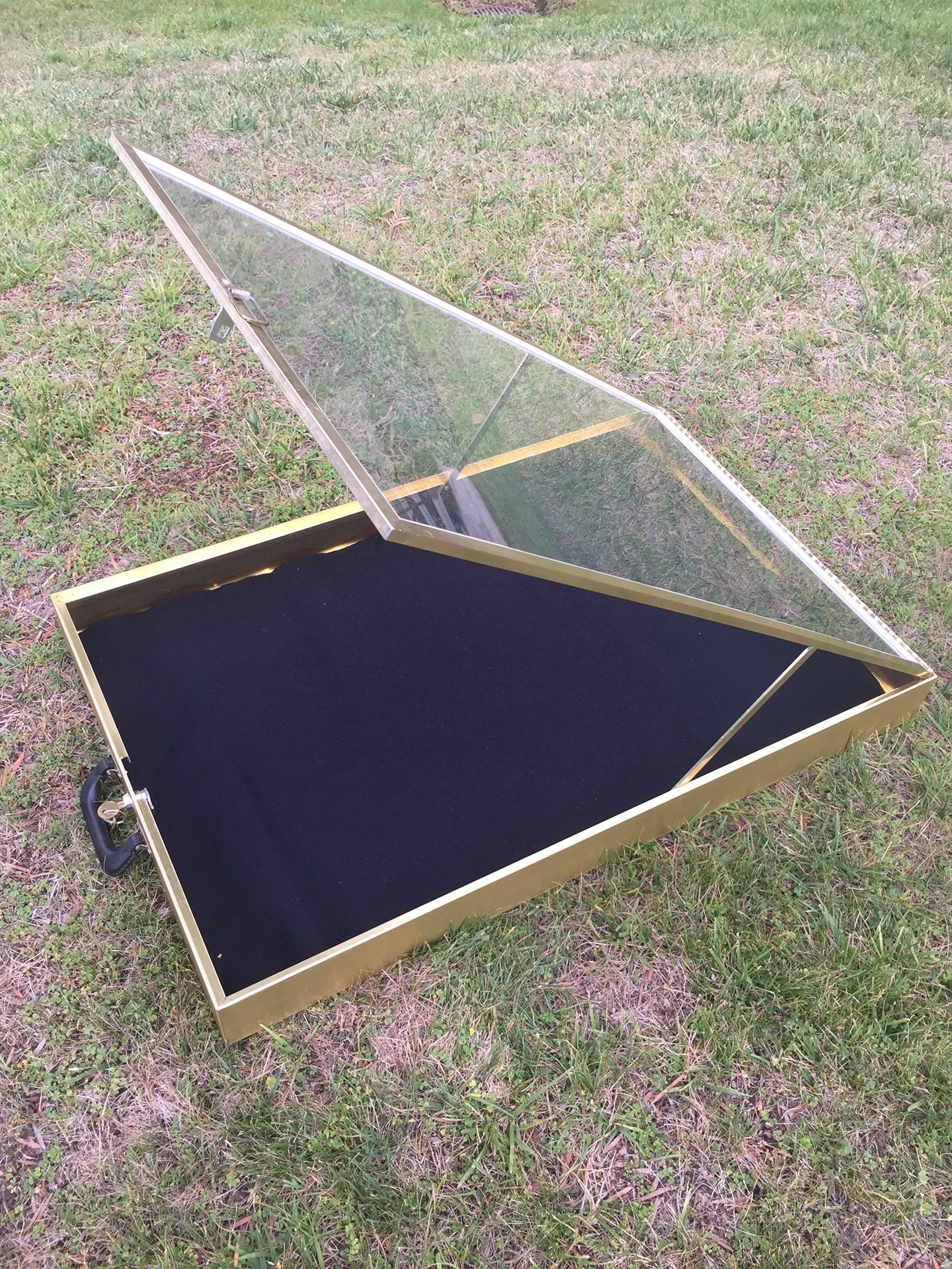 Gold Display case, Allstate Manufacturing company