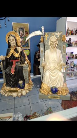 Santa Muerte Sentada