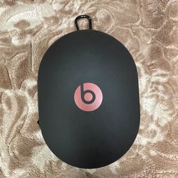 Beats Carrying Case With Keychain