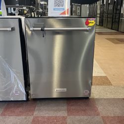 KitchenAid Stainless Steel Dishwasher💢💢