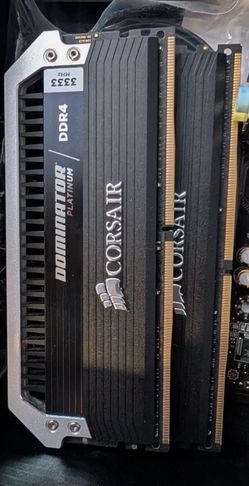 Corsair Dominator Platinum DDR4 16GB (2 x 8GB) 3333MHz