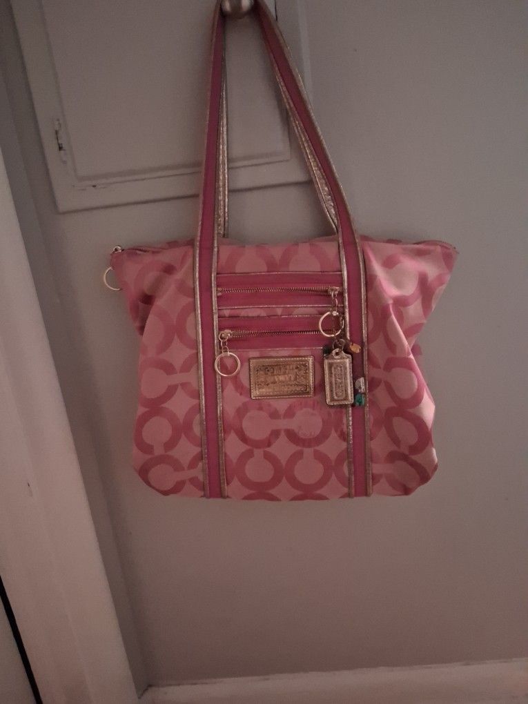 Pink and Gold: COACH Pruse