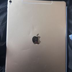 12.9 Inch iPad Pro With Magic Keyboard