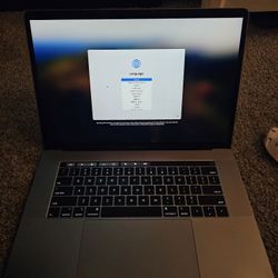 💻 MacBook Pro 15" (2019) – i7 / 16GB RAM / 512GB SSD / Touch Bar