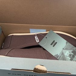 Toms Shoes Size 7.5