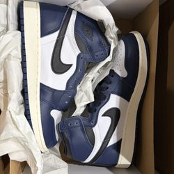 Jordan 1 Midnight Navy 