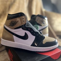 Jordan 1 Retro Gold Toe