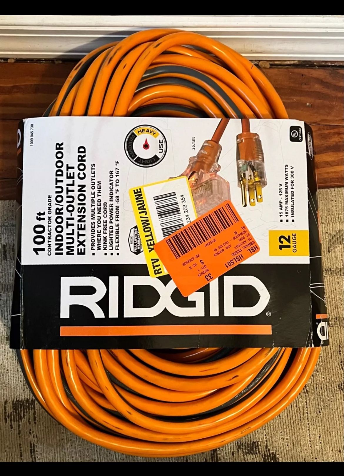 RIDGID 100 ft. 12/3 Heavy Duty Indoor/Outdoor Extension Cord with Lighted Plug