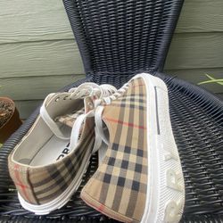 Burberry Shoes 