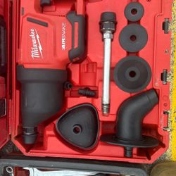 M12 Milwaukee Air Sneke Use Normal Wear