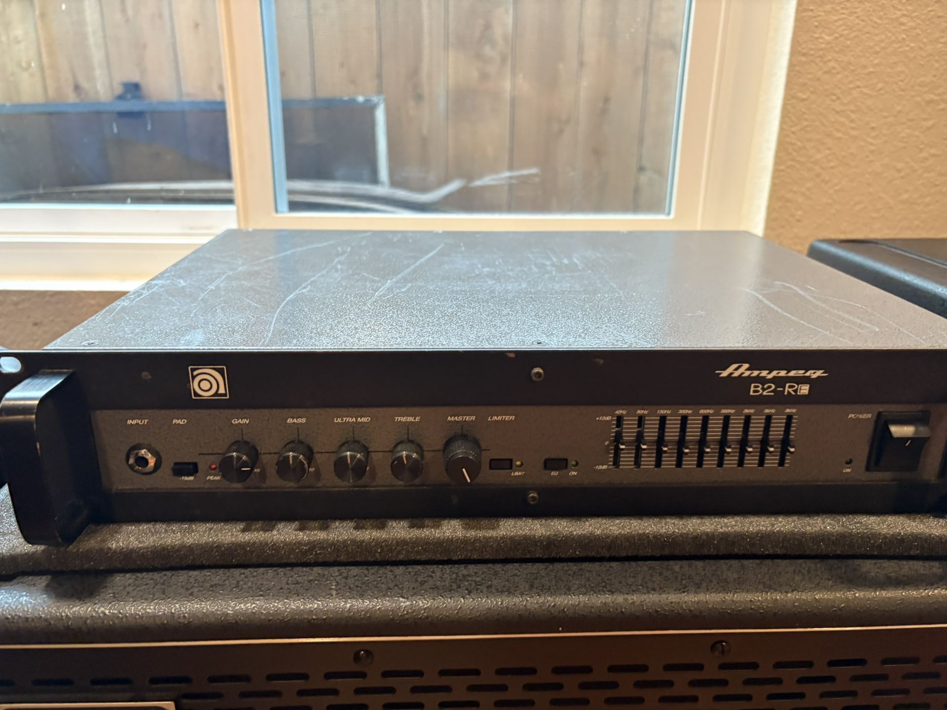 Ampeg  B2re Head