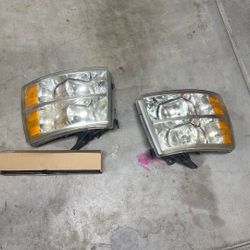 Chevy Silverado 1500 Headlights /3rd Breaklight