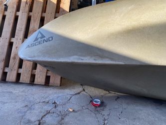 12 Foot Fishing kayak - Ascend
