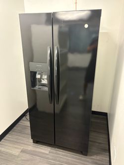 30in Frigidaire refrigerator