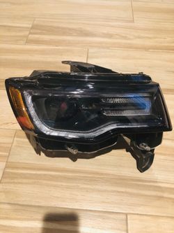 2014 2015 2016 2017 2018 OEM JEEP CHEROKEE RIGHT HEADLIGHT