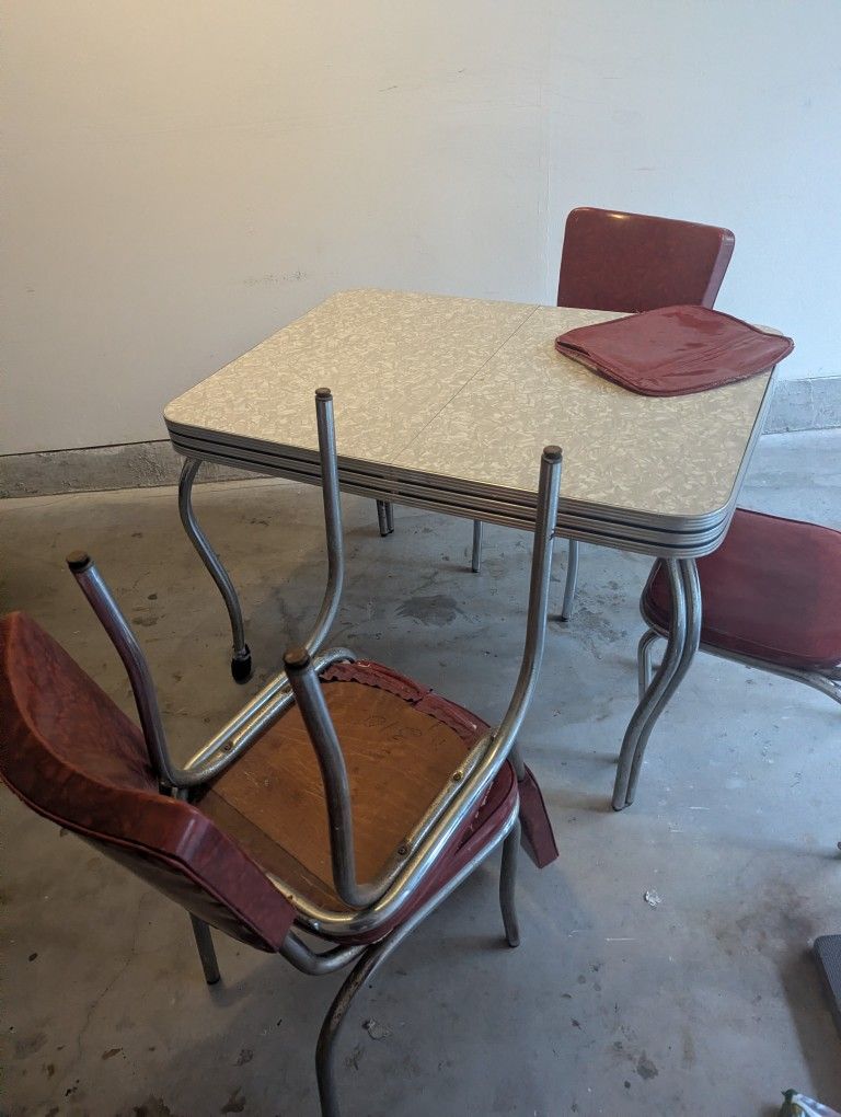 Antique Table With Chairs