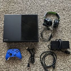 Xbox One (Disc Edition), Controller, Turtle Beach Headset