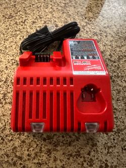 Milwaukee M12 &M18 Charger