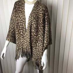 Women’s New York & Company Soft Cheetah Print Poncho/ Shawl