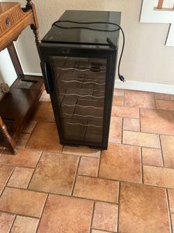 Free Wine refrigerator - not working
