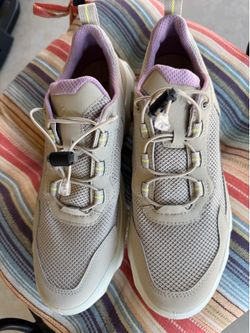 Ecco slip on walking sneakers