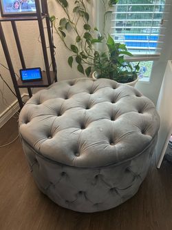 Round Tufted Velvet Storage Ottoman