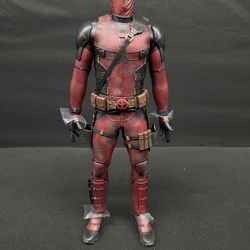 Hot Toys Deadpool Battling Version Full body