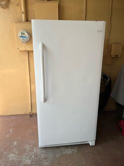 Standup freezer small