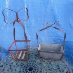 2 Metal Baskets 