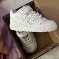 Size 5 1/2 Toddler Like  New
