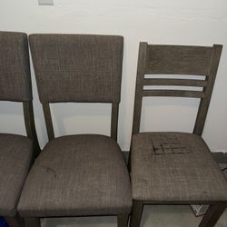 Table With 4 Chairs 