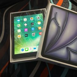 Apple iPad Air 6 Th Generation Brand New