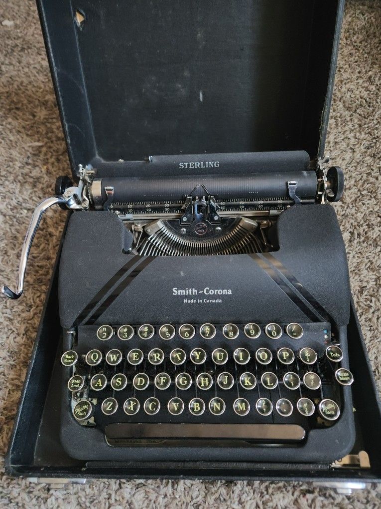 Sterling Smith-Corona vintage 1940s Typewriter