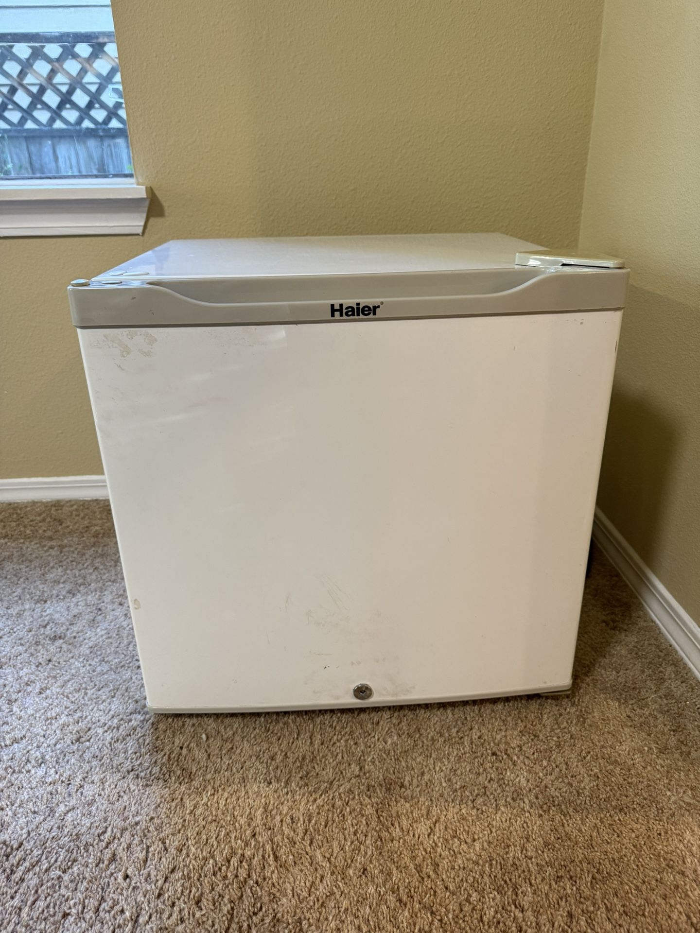 Haier Mini Fridge