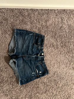 Levi’s shorts size 28