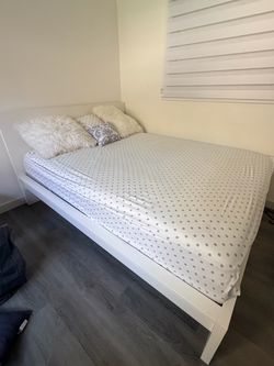 White Bed Frame + Mattress – Excellent Condition 🛏️