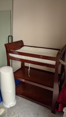 Changing Table, Pad, & Diaper Geni Elite
