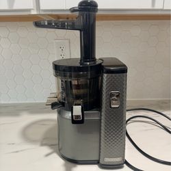 Nama Cold Press Juicer – Excellent Condition + Extra Attachments