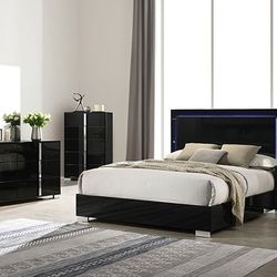 Brand New Piano Black Glossy 4pc Queen Size  bedroom set