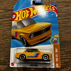 2025 Hot Wheels Bmw 2002 Yellow Hw:70s Vs. '90s 77/250 Mainline 2025